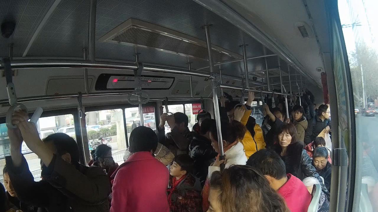陌生人向你借手機(jī) 給嗎？