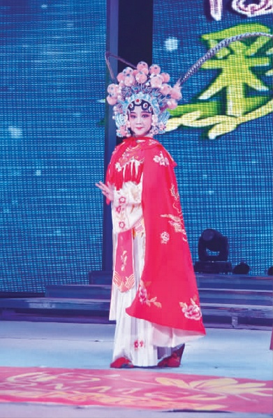 河南電視臺(tái)新農(nóng)村頻道少兒戲曲春晚，杜麗鵬表演的《西游記》中的借扇故事