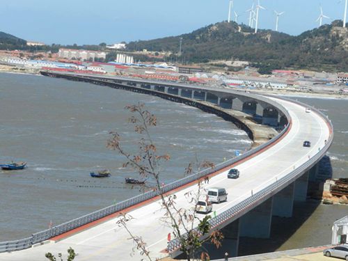 山東首座海島跨海大橋建成通車。（資料圖）